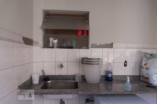 Lavanderia (Torneira) de apartamento para alugar com 4 quartos, 238m² em Higienópolis, São Paulo