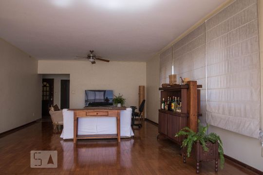 Apartamento para alugar com 4 quartos, 238m² em Higienópolis, São Paulo