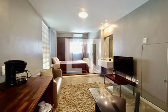 Suíte 1 de casa à venda com 8 quartos, 571m² em Copacabana, Rio de Janeiro