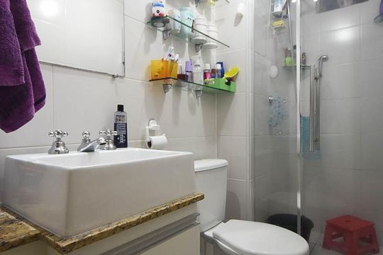 Banheiro de apartamento à venda com 2 quartos, 52m² em Paraisópolis, São Paulo