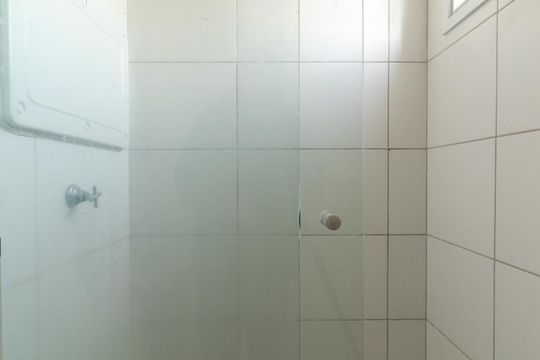 Banheiro de apartamento para alugar com 2 quartos, 43m² em Estância Velha, Canoas
