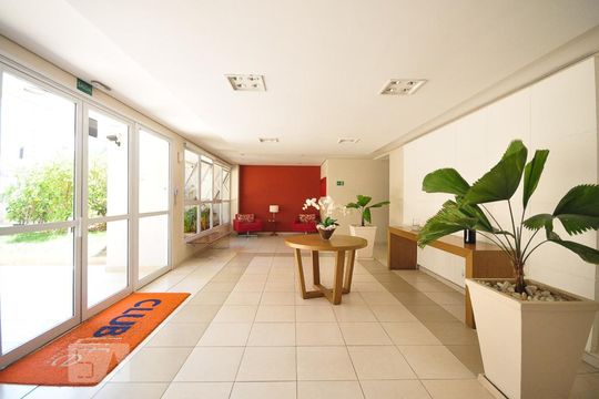 Hall Social de apartamento à venda com 2 quartos, 64m² em Vila Suzana, São Paulo