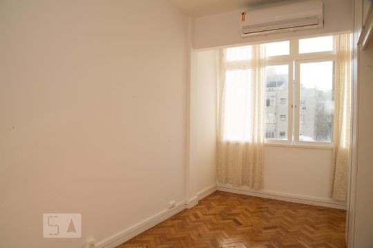 Quarto de apartamento à venda com 1 quarto, 40m² em Copacabana, Rio de Janeiro