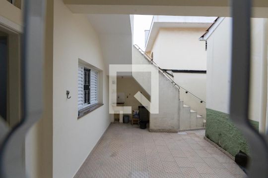 Vista Sala e Cozinha de casa para alugar com 1 quarto, 30m² em Belenzinho, São Paulo