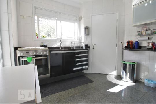 Cozinha de apartamento à venda com 3 quartos, 113m² em Vila Andrade, São Paulo