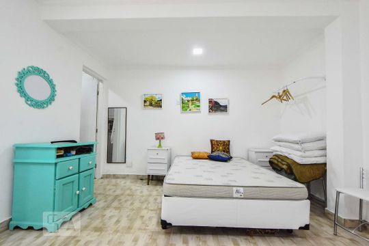 Casa dos Fundos - Dormitório de casa à venda com 3 quartos, 200m² em Brooklin Paulista, São Paulo