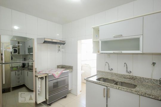 Cozinha de apartamento à venda com 3 quartos, 204m² em Copacabana, Rio de Janeiro