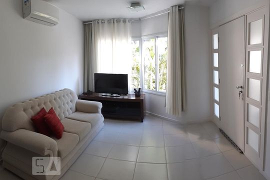 Casa de Condomínio para alugar com 3 quartos, 160m² em Pechincha, Rio de Janeiro