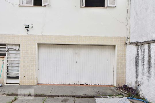 garagem de casa para alugar com 3 quartos, 70m² em Jardim Petrópolis, São Paulo