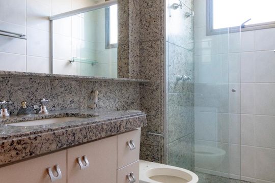 Banheiro Social de apartamento para alugar com 4 quartos, 167m² em Carmo, Belo Horizonte