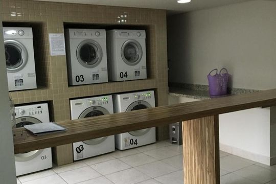 Área Comum - Lavanderia de apartamento para alugar com 1 quarto, 35m² em Alto da Rua Xv, Curitiba