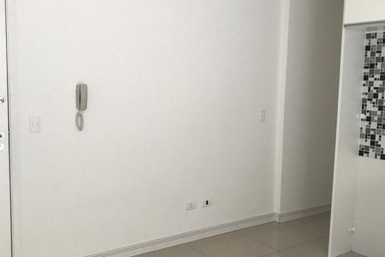 Sala de apartamento para alugar com 1 quarto, 35m² em Alto da Rua Xv, Curitiba