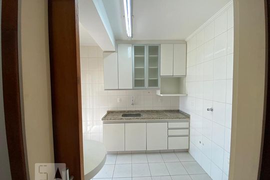 Cozinha de apartamento à venda com 2 quartos, 72m² em Mansões Santo Antônio, Campinas