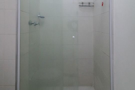 Banheiro de apartamento à venda com 2 quartos, 47m² em Anil, Rio de Janeiro
