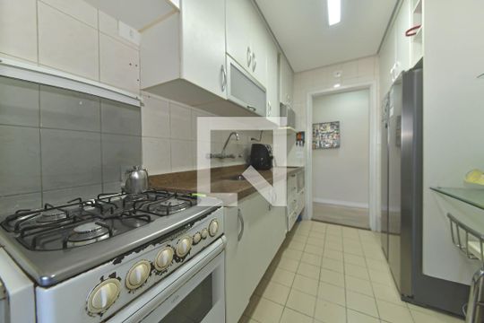 Cozinha de apartamento à venda com 3 quartos, 76m² em Vila Gumercindo, São Paulo