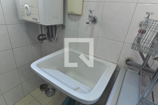 Lavanderia de apartamento à venda com 3 quartos, 76m² em Vila Gumercindo, São Paulo