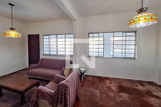 Sala de casa à venda com 4 quartos, 169m² em Santa Rosa, Niterói