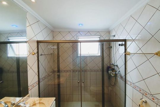 Banheiro de apartamento para alugar com 3 quartos, 123m² em Vila Andrade, São Paulo