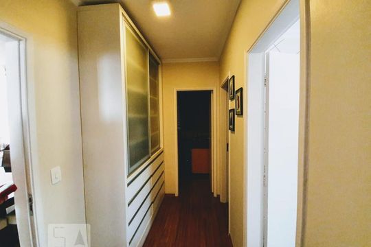 Corredor de apartamento para alugar com 3 quartos, 123m² em Vila Andrade, São Paulo