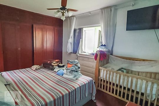 Quarto de casa à venda com 4 quartos, 170m² em Jardim Bonfiglioli, São Paulo