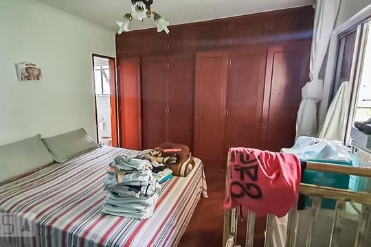 Quarto de casa à venda com 4 quartos, 170m² em Jardim Bonfiglioli, São Paulo