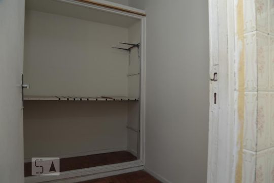 Quarto de Serviço de apartamento à venda com 3 quartos, 100m² em Tijuca, Rio de Janeiro