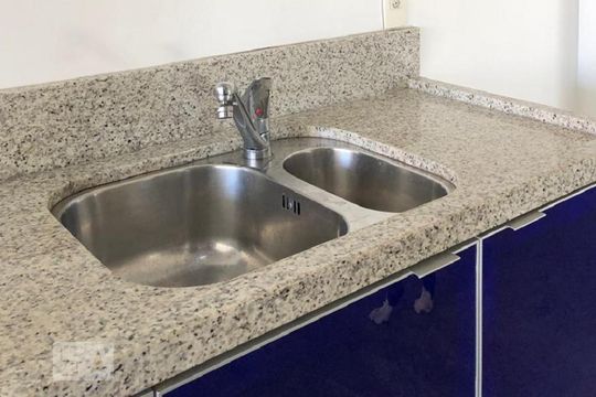 Cozinha de apartamento à venda com 1 quarto, 70m² em Vila Suzana, São Paulo