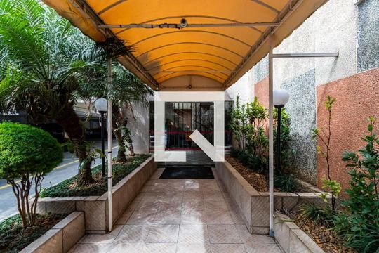 Entrada de apartamento para alugar com 1 quarto, 40m² em Cambuci, São Paulo