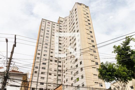 Fachada de apartamento para alugar com 1 quarto, 40m² em Cambuci, São Paulo