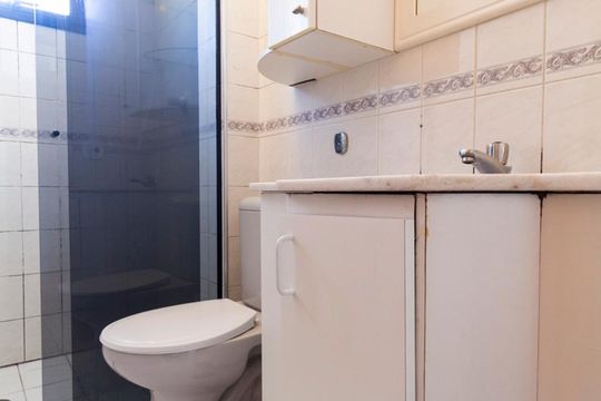 Banheiro Social de apartamento à venda com 2 quartos, 59m² em Vila Paulista, São Paulo