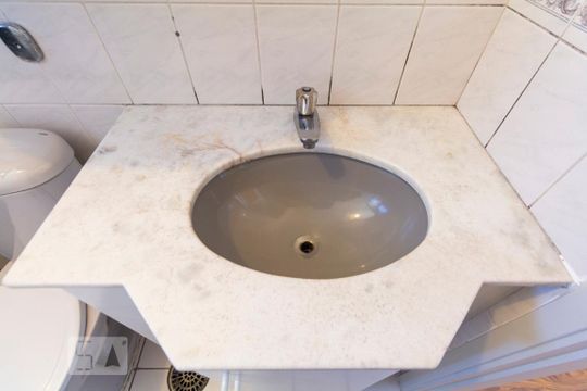 Banheiro Social de apartamento à venda com 2 quartos, 59m² em Vila Paulista, São Paulo