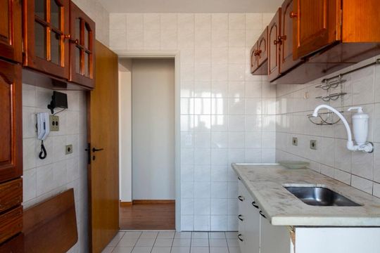 Cozinha de apartamento à venda com 2 quartos, 59m² em Vila Paulista, São Paulo