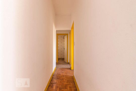 Corredor de apartamento para alugar com 2 quartos, 75m² em Vila Talarico, São Paulo