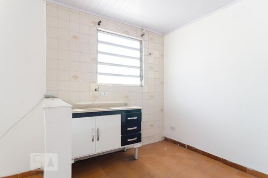 Cozinha de casa para alugar com 1 quarto, 38m² em Vila Campo Grande, São Paulo