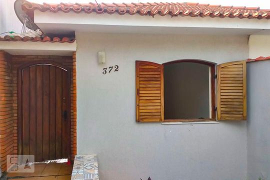 Fachada de casa à venda com 3 quartos, 250m² em Vila Euthalia, São Paulo