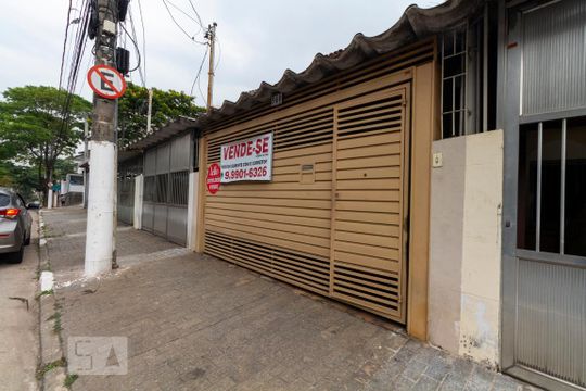 Fachada de casa à venda com 3 quartos, 110m² em Bosque da Saúde, São Paulo