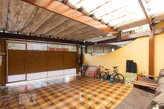 Garagem de casa à venda com 3 quartos, 110m² em Bosque da Saúde, São Paulo