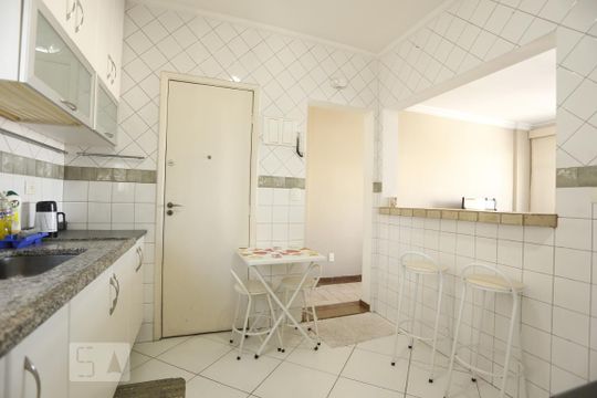Cozinha de apartamento à venda com 2 quartos, 73m² em Bela Vista, São Paulo
