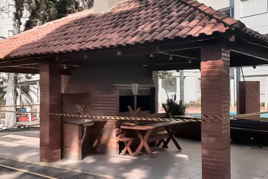 Churrasqueira de apartamento à venda com 2 quartos, 60m² em Cavalhada, Porto Alegre