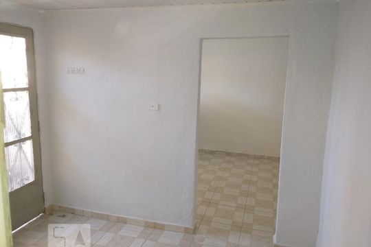 Cozinha de casa para alugar com 1 quarto, 28m² em Vila América, São Paulo