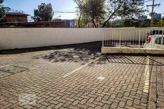 Garagem de apartamento para alugar com 2 quartos, 56m² em Teresópolis, Porto Alegre