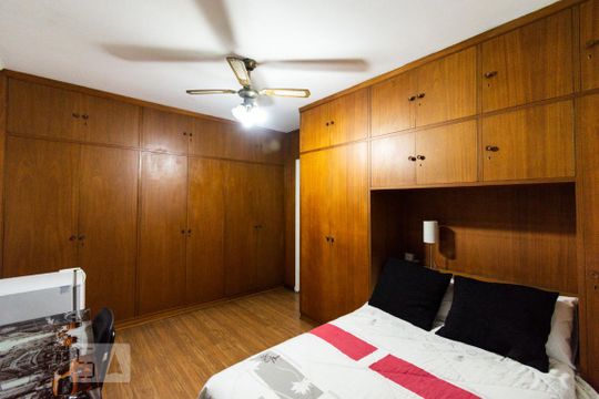 Quarto de casa à venda com 7 quartos, 300m² em Pinheiros, São Paulo