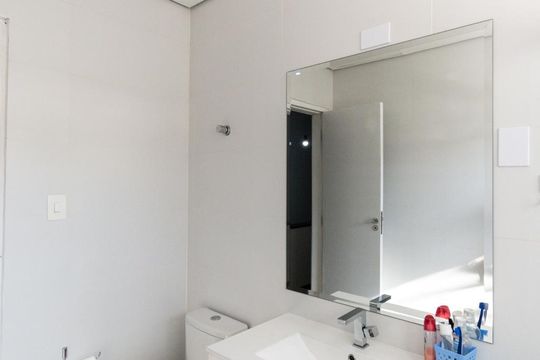 Banheiro 1 de casa à venda com 7 quartos, 300m² em Pinheiros, São Paulo