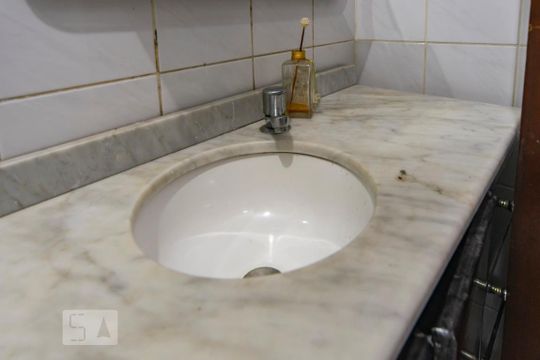 Pia  de casa à venda com 4 quartos, 200m² em Vila Curuçá, Santo André