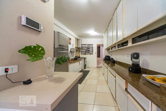 Cozinha  de casa à venda com 4 quartos, 200m² em Vila Curuçá, Santo André