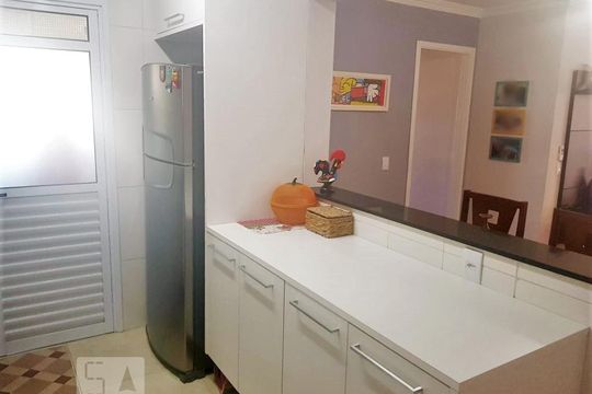 Cozinha de apartamento para alugar com 3 quartos, 81m² em Vila Amélia, São Paulo
