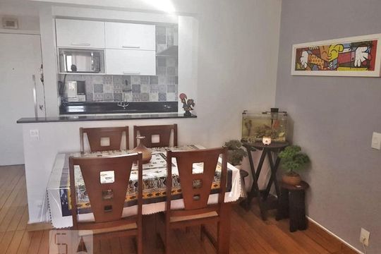 Sala de apartamento para alugar com 3 quartos, 81m² em Vila Amélia, São Paulo
