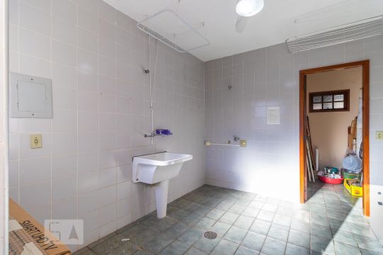 Área de serviço de casa de condomínio à venda com 5 quartos, 600m² em Parque da Hípica, Campinas