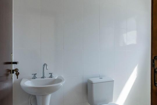 Quarto 3 - Suíte/ Banheiro de casa de condomínio para alugar com 3 quartos, 70m² em Jardim Santa Cruz (sacomã), São Paulo