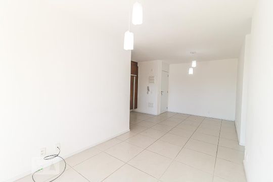 Sala de apartamento para alugar com 3 quartos, 89m² em Jacarepaguá, Rio de Janeiro